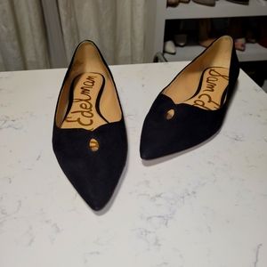Keyhole black flats